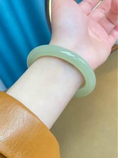 和田玉籽料青花手镯的墨韵肌理是天然次生沁染形成的独特标识 ✨